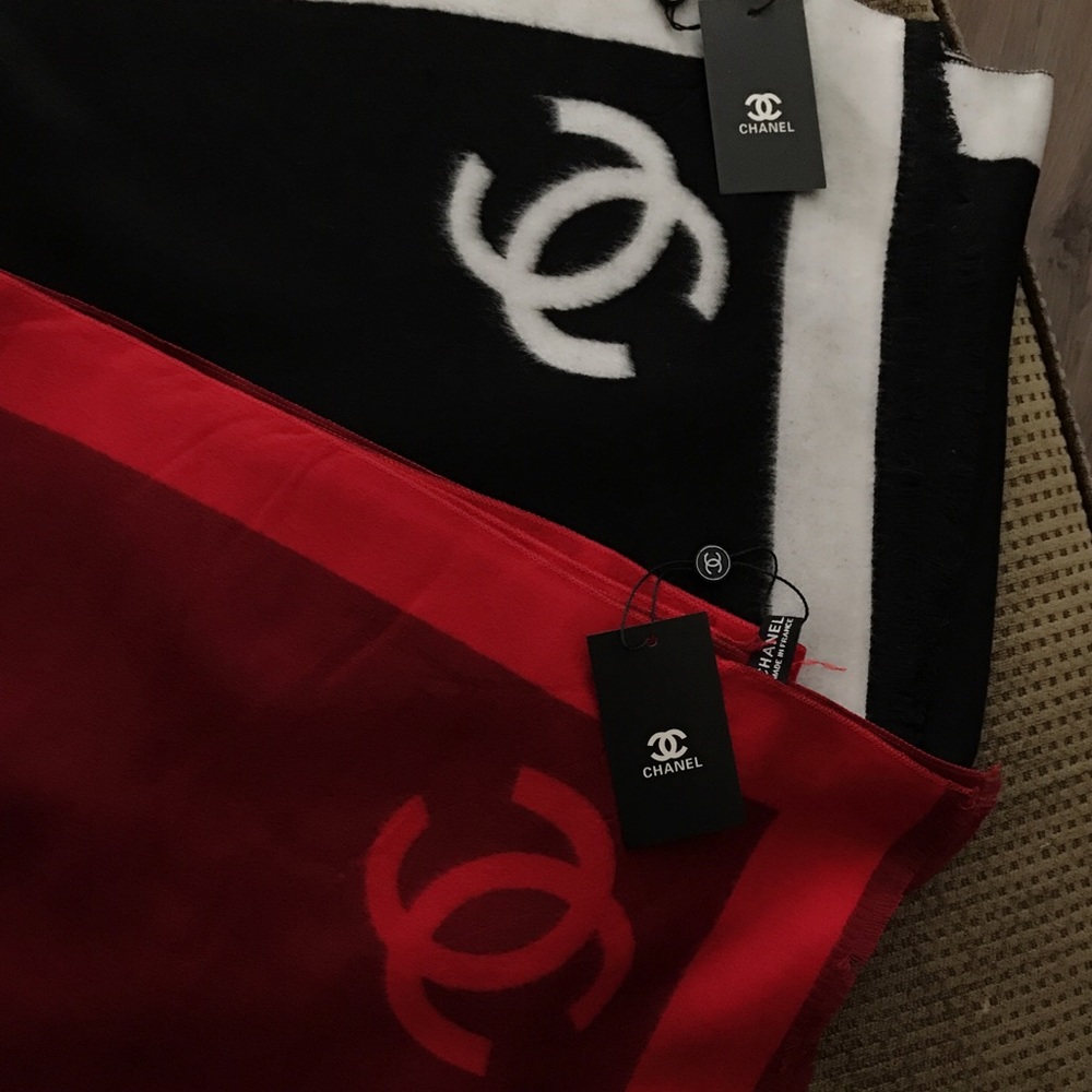 Chanel pashmina